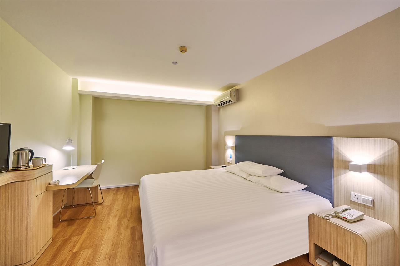 Hanting Express Changxing Island Phoenix Town 上海 外观 照片